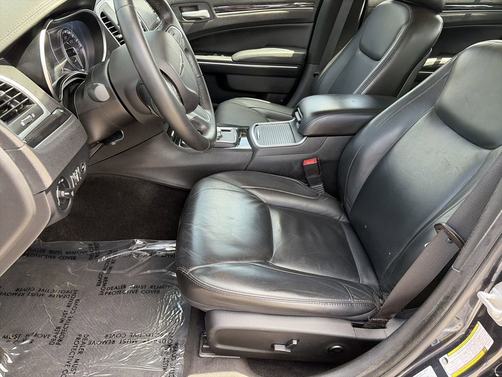 Used 2016 Chrysler 300 Limited w/ Driver Convenience Group RWD image 27