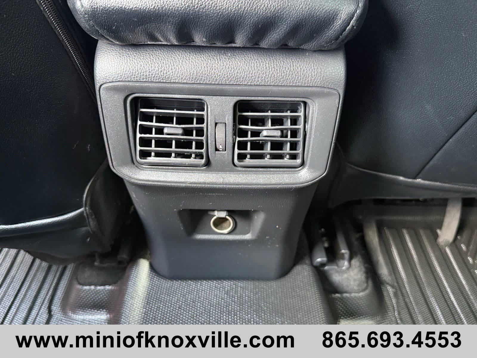 Used 2024 Toyota RAV4 LE AWD/4WD image 18