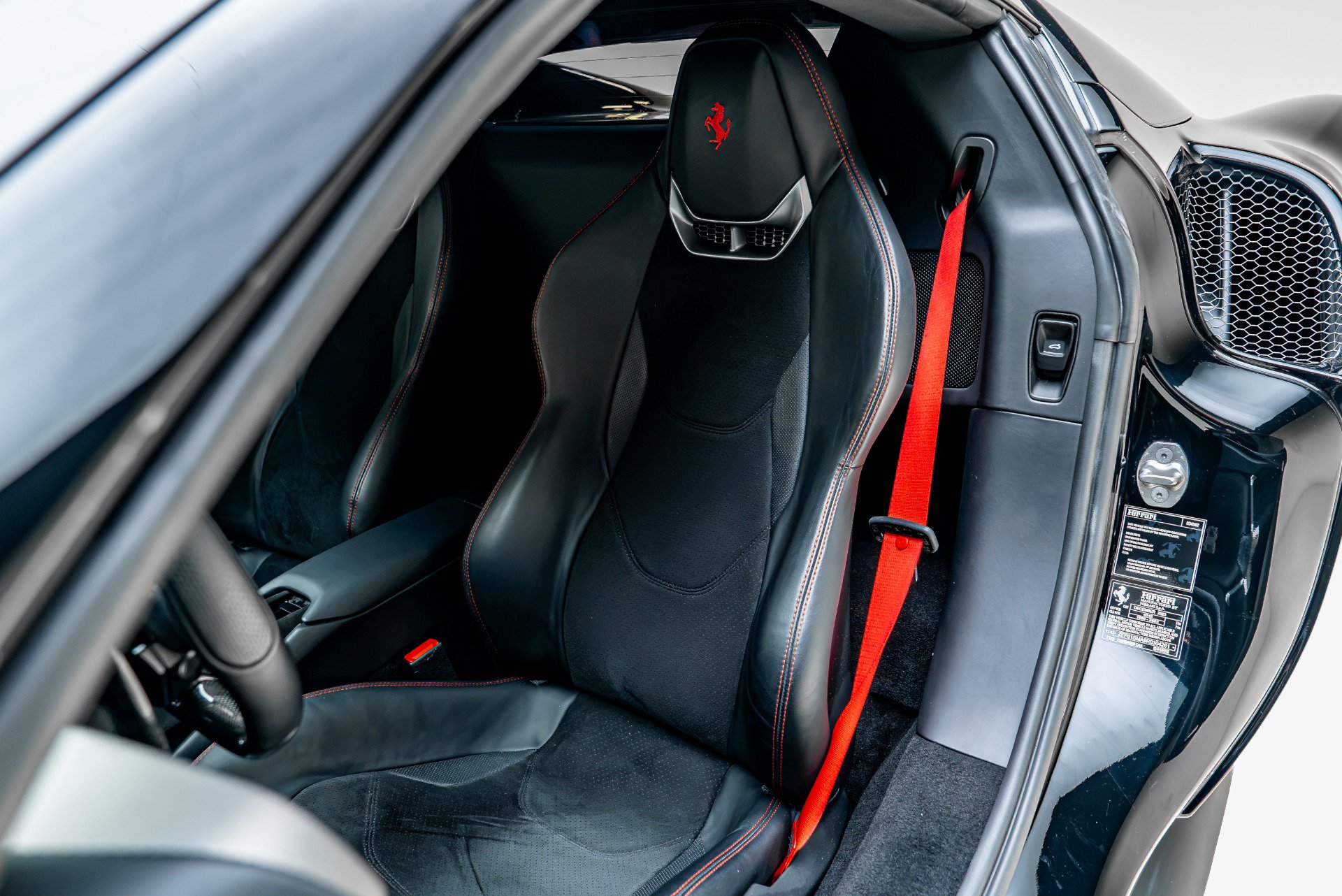 Used 2024 Ferrari 296 GTS RWD image 4