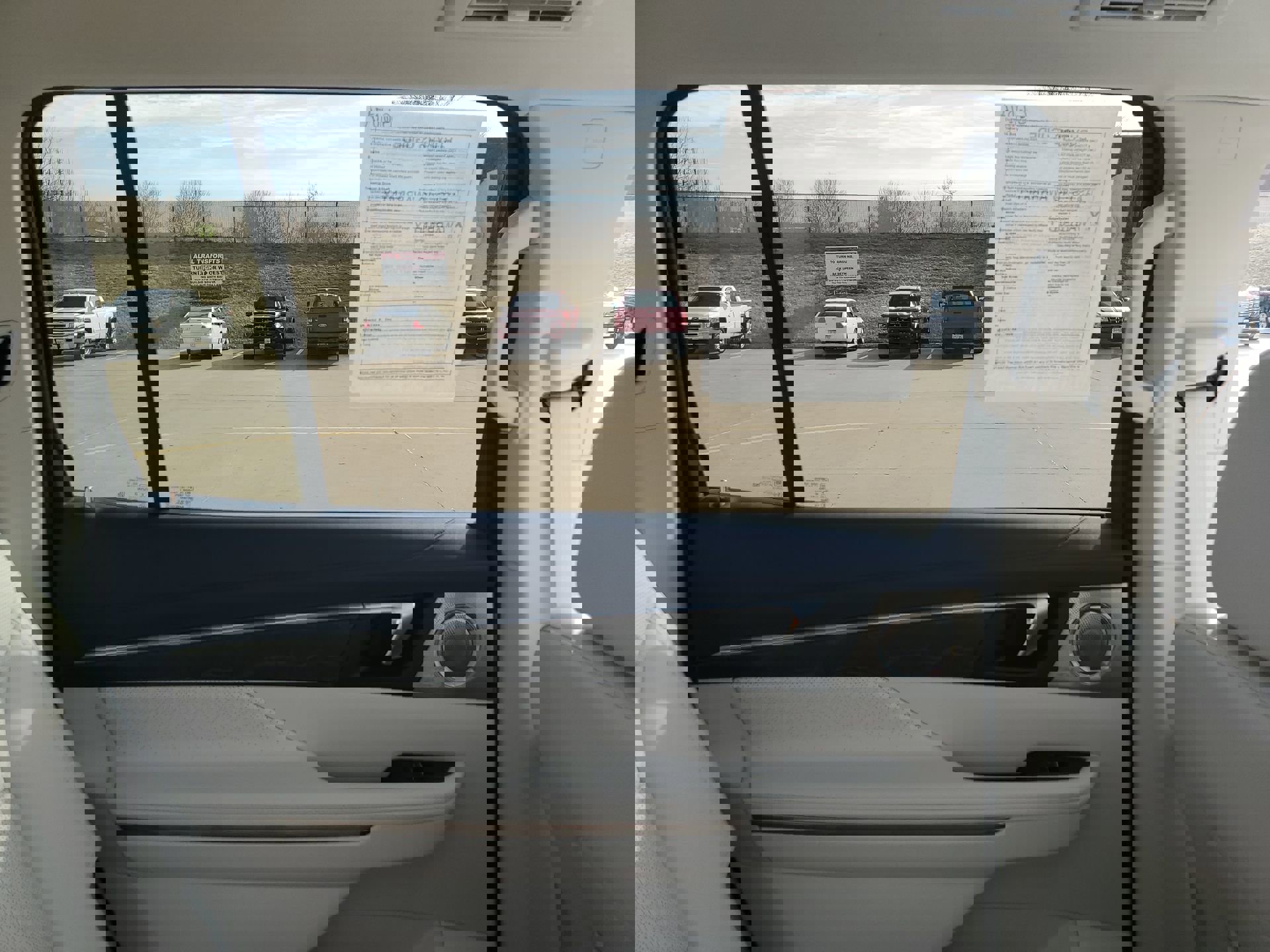 Used 2025 Buick Enclave Avenir image 16