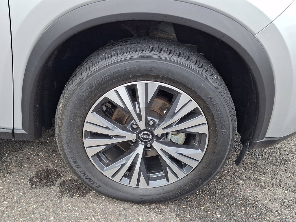 Used 2023 Nissan Rogue SV FWD image 9