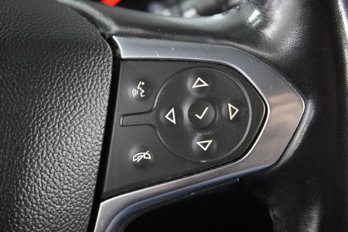 Used 2020 Chevrolet Traverse LT w/ Driver Confidence II Package AWD/4WD image 18