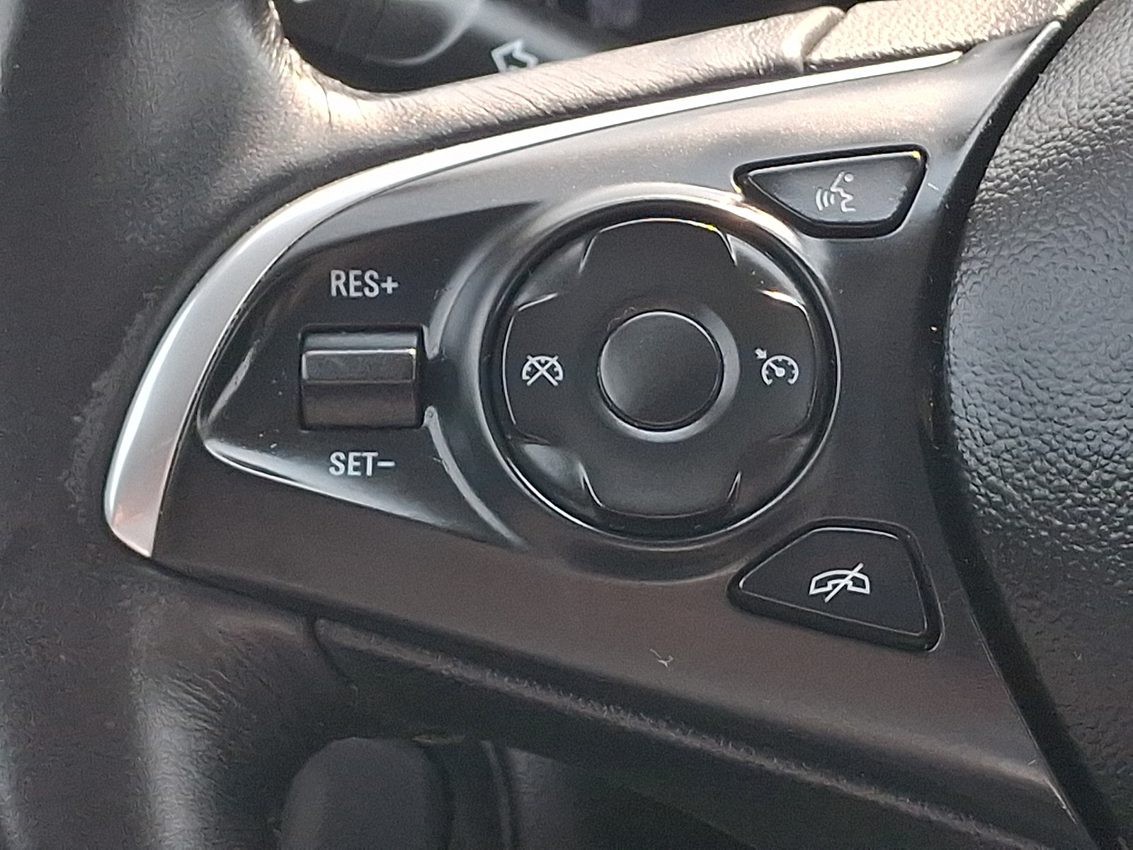 Used 2019 Buick Enclave Essence AWD/4WD image 24