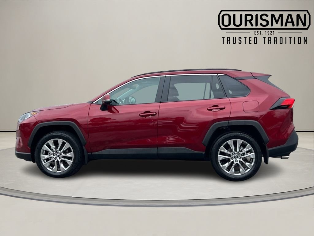 Used 2020 Toyota RAV4 XLE Premium image 3