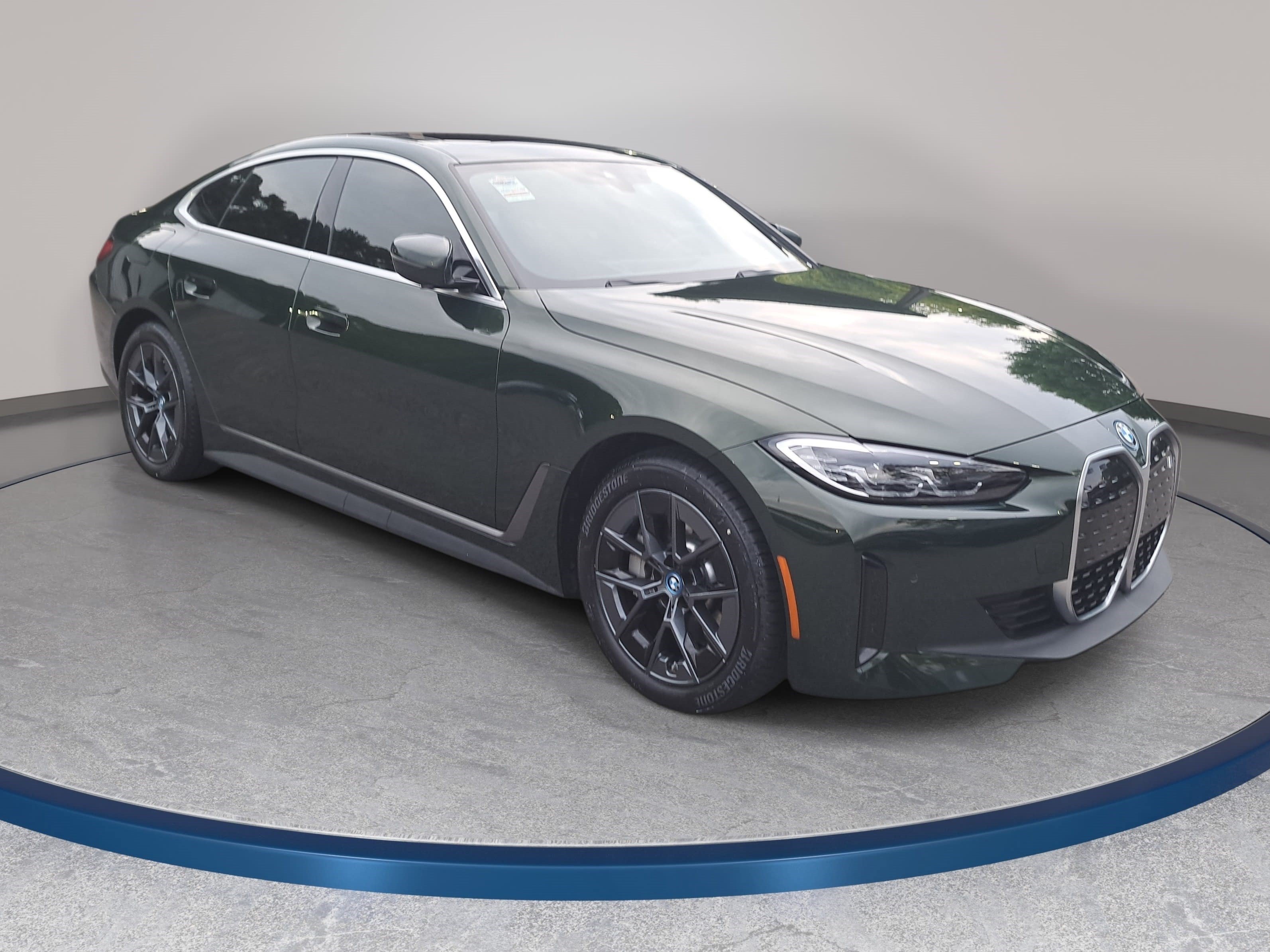 Used 2024 BMW i4 eDrive35 w/ Premium Package RWD image 3