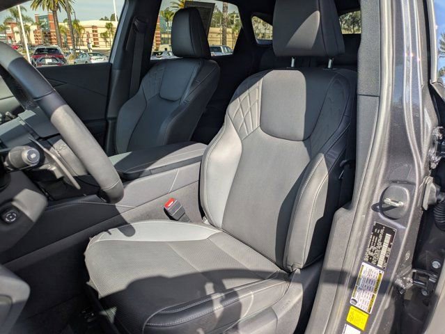 Used 2025 Lexus RX 350h w/ Convenience Package image 11