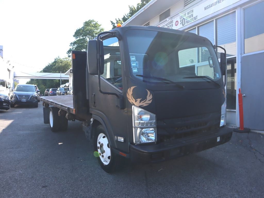 Used 2019 Isuzu NPR image 3