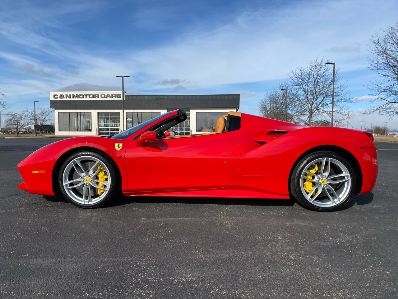 Used 2018 Ferrari 488 Spider image 15