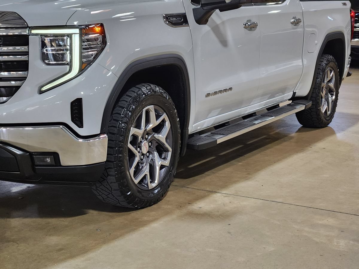 Used 2022 GMC Sierra 1500 SLT AWD/4WD image 17