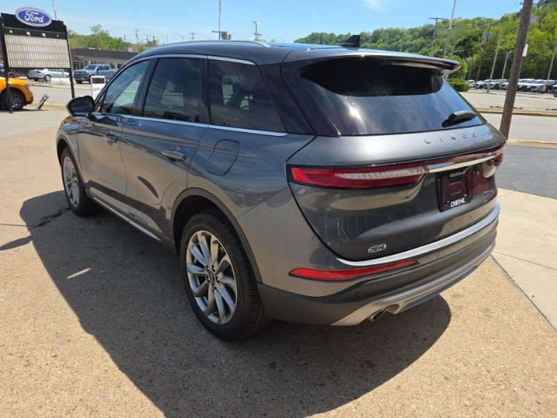 Used 2022 Lincoln Corsair AWD w/ Premium Package image 5