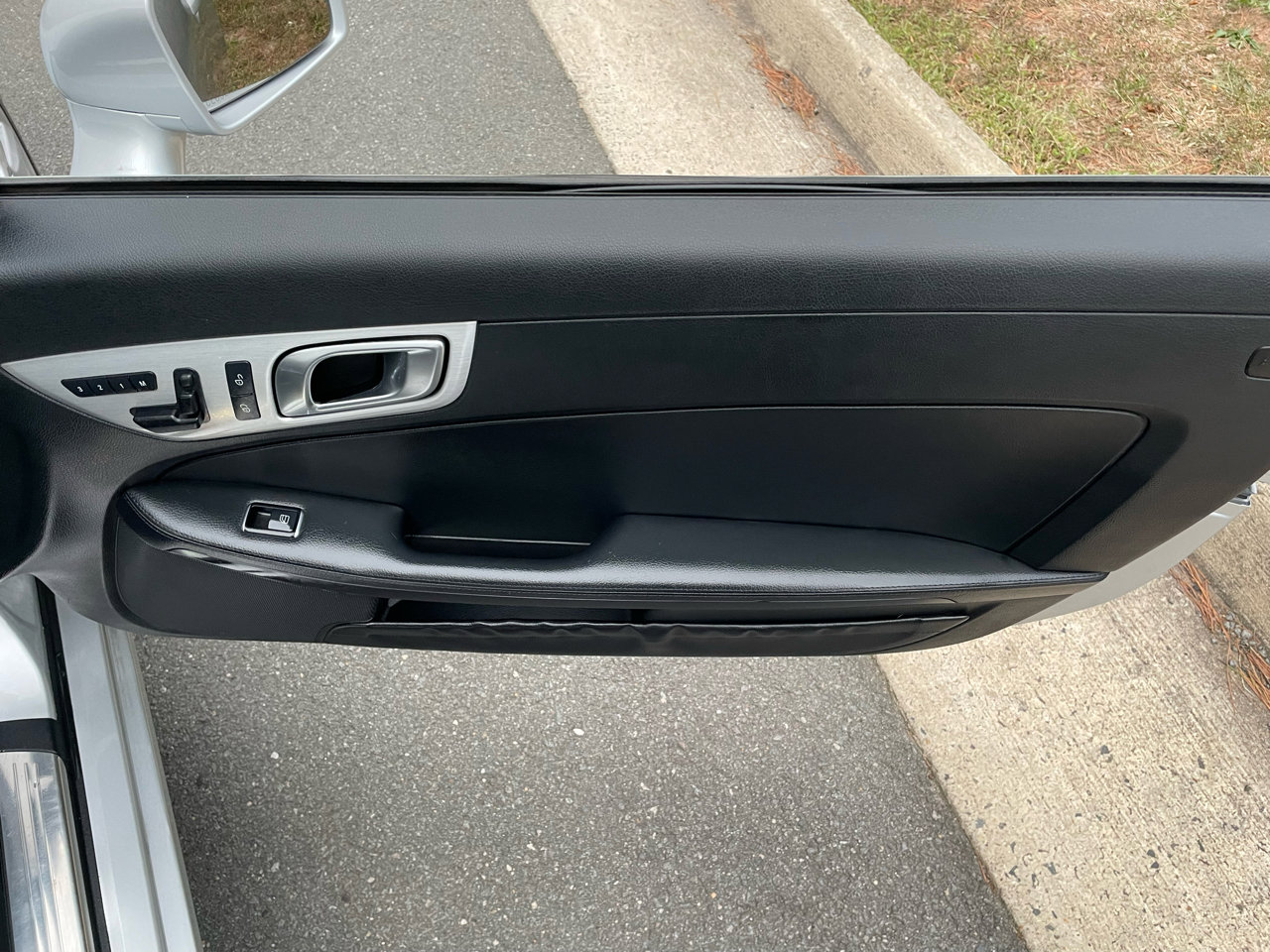 Used 2013 Mercedes-Benz SLK 250 image 19