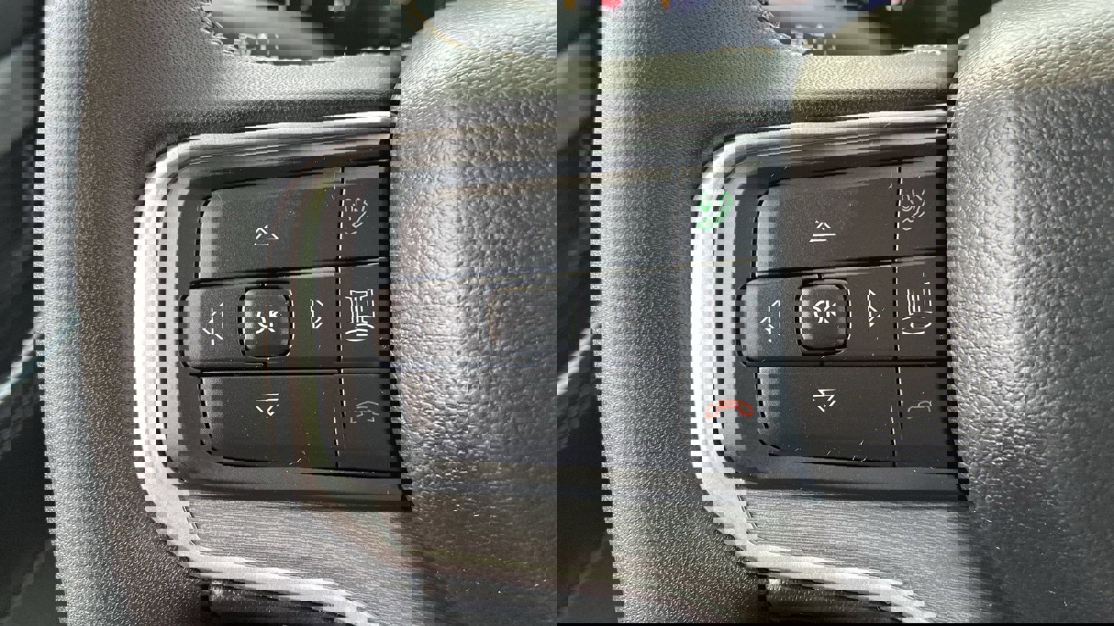 Used 2025 Jeep Wagoneer 4WD w/ Premium Group I image 11