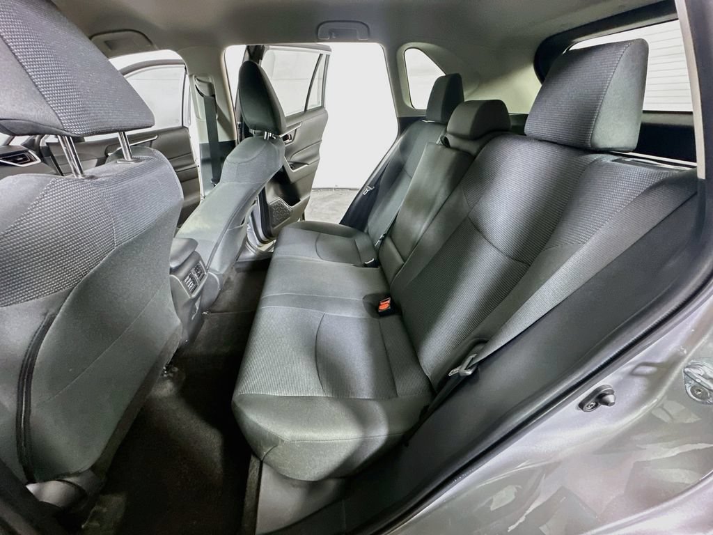 Used 2023 Toyota RAV4 LE AWD/4WD image 16