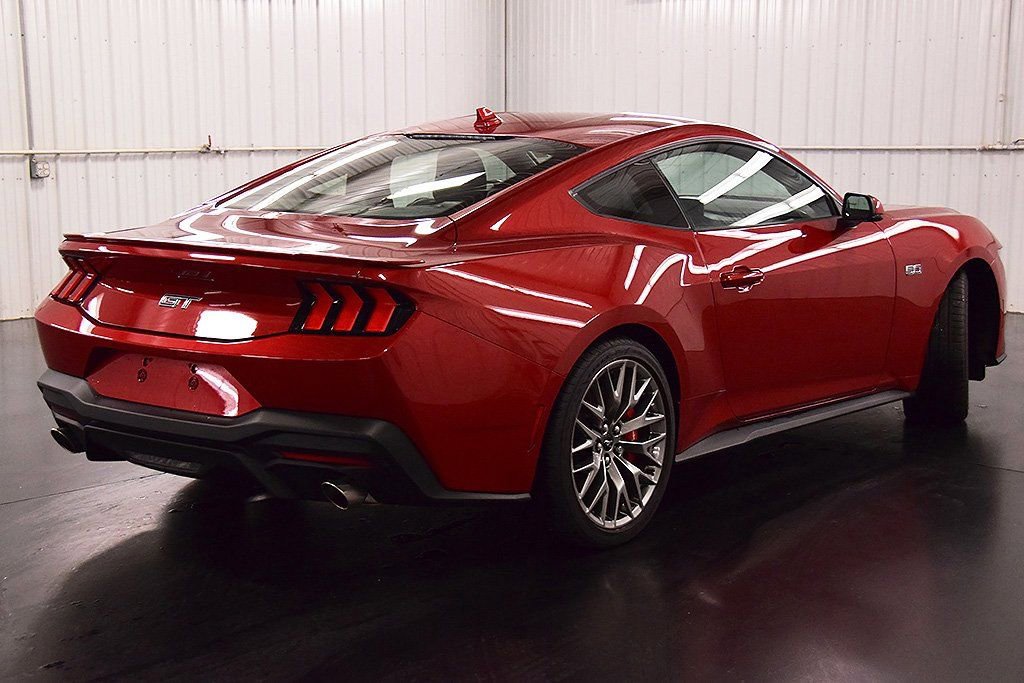 Used 2024 Ford Mustang GT Premium image 7