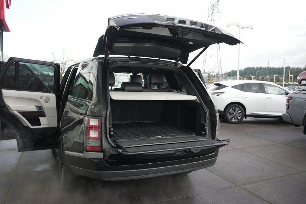 Used 2015 Land Rover Range Rover Supercharged image 32