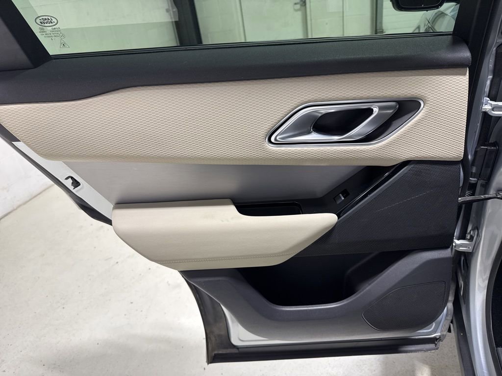 Used 2023 Land Rover Range Rover Velar R-Dynamic S image 30