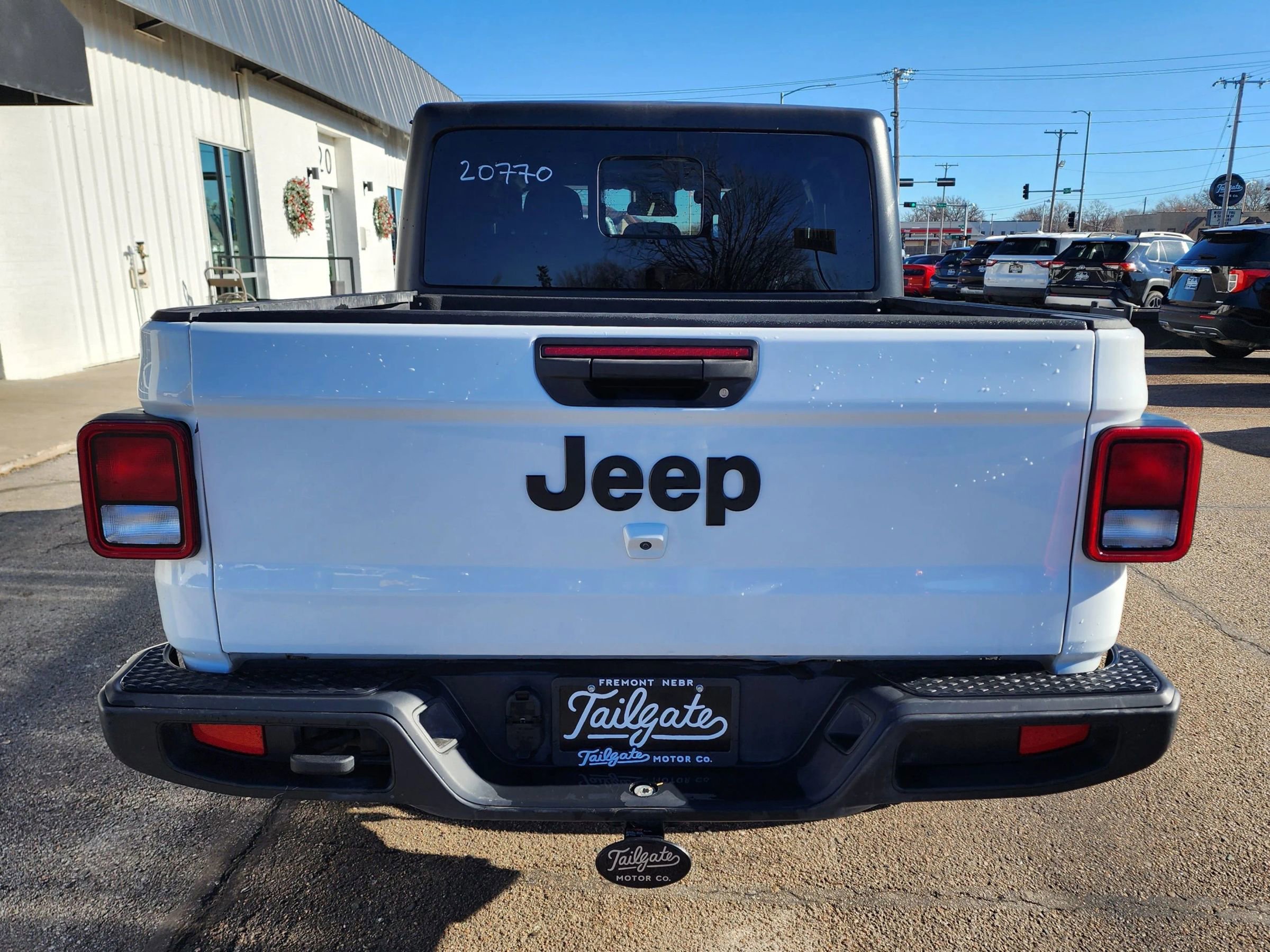 Used 2025 Jeep Gladiator Sport image 6