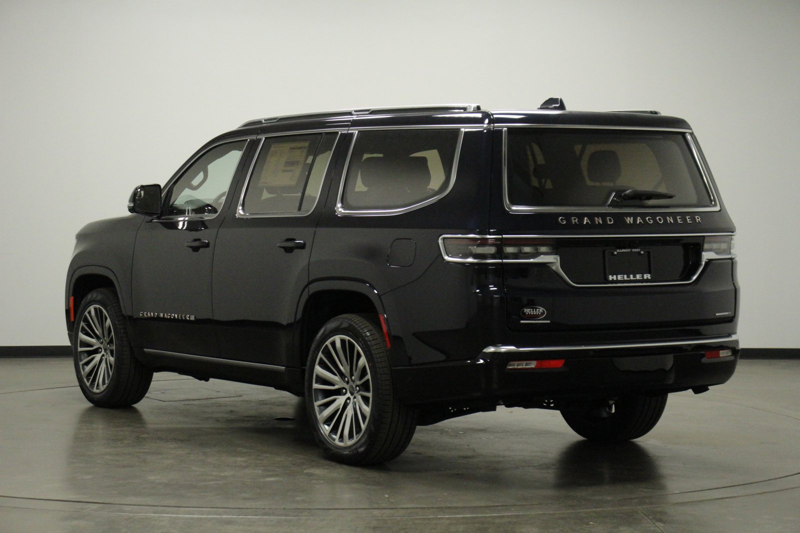 New 2023 Jeep Grand Wagoneer Series III AWD/4WD image 6