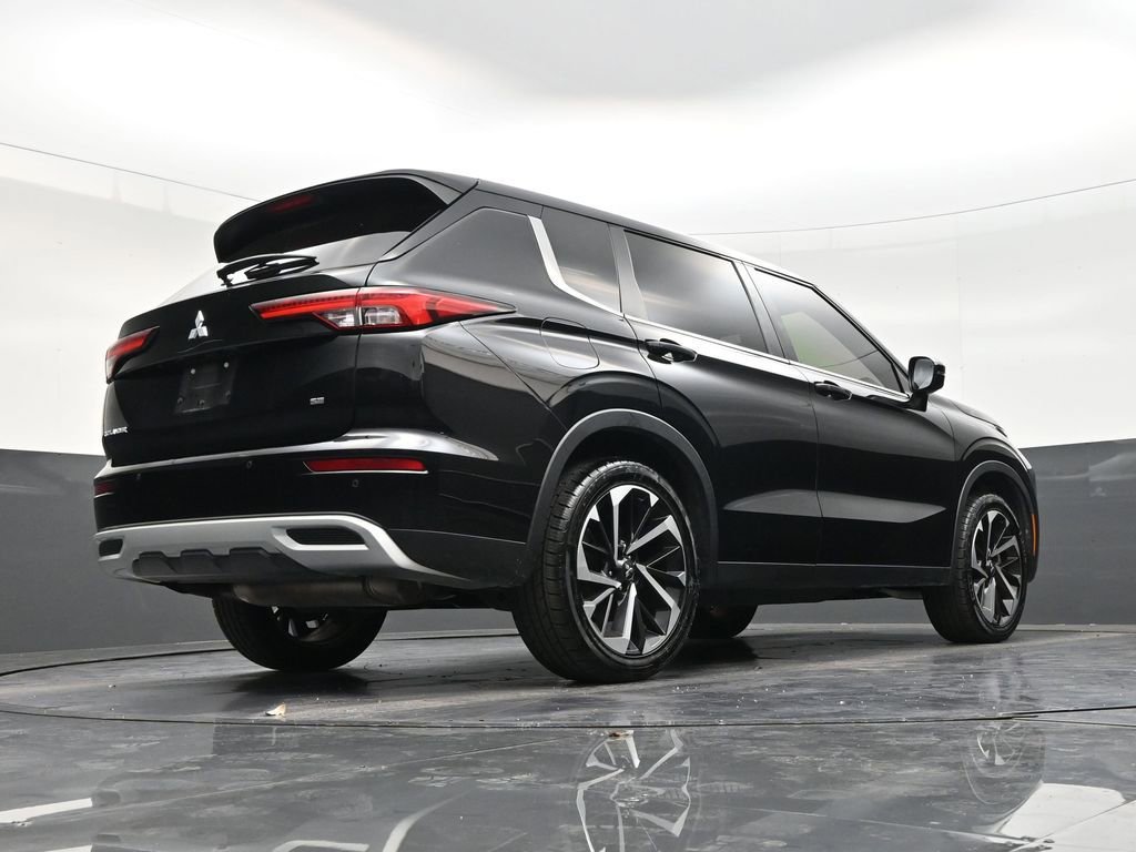 Used 2022 Mitsubishi Outlander SE image 25