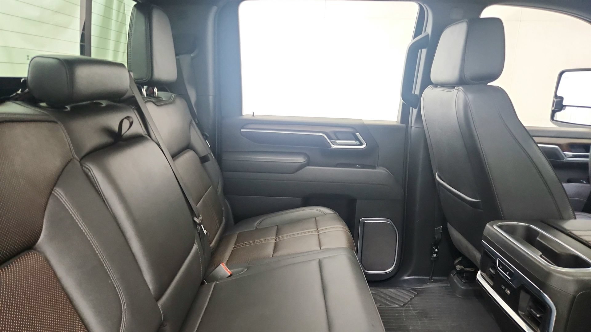 Used 2025 Chevrolet Silverado 2500 High Country w/ High Country Premium Package AWD/4WD image 27