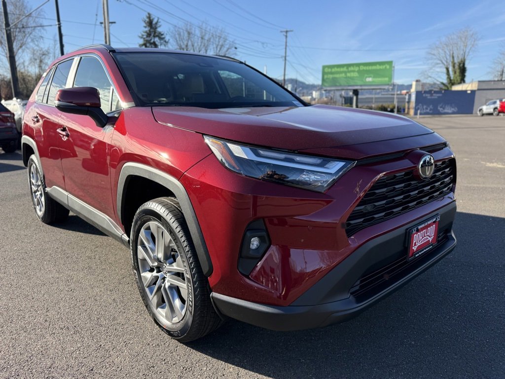 Used 2025 Toyota RAV4 XLE Premium image 2