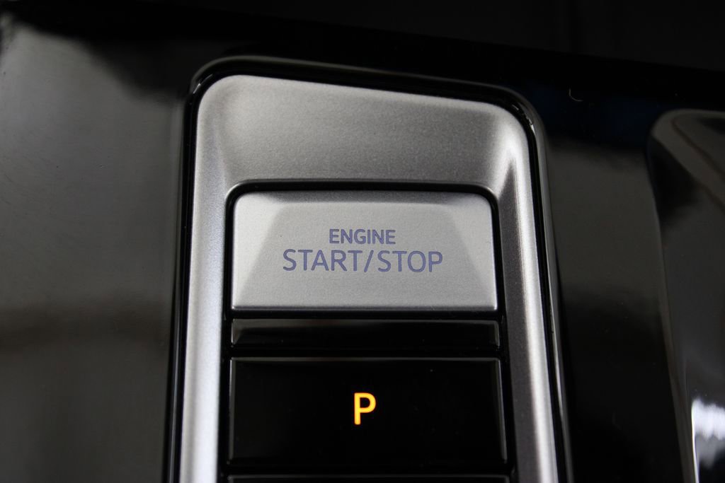 Certified 2024 Volkswagen Atlas Cross Sport SE FWD image 12