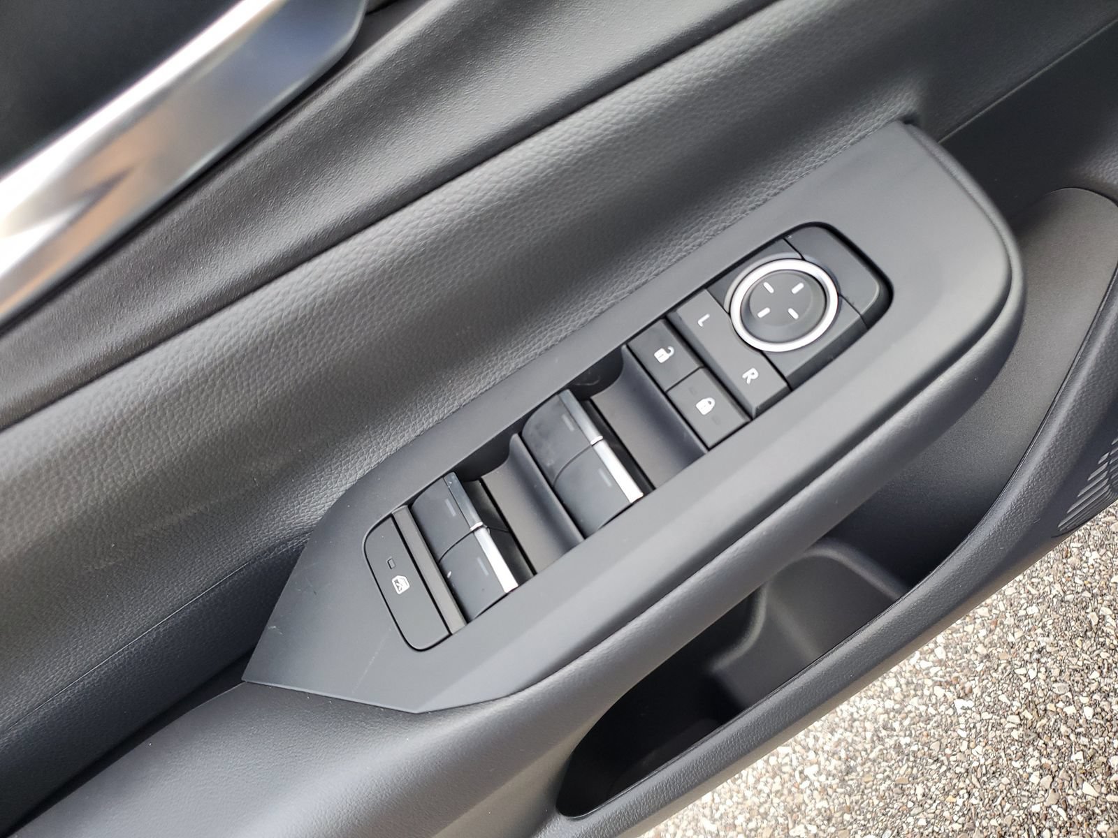 New 2026 Toyota Prius Plug-In Hybrid FWD image 20