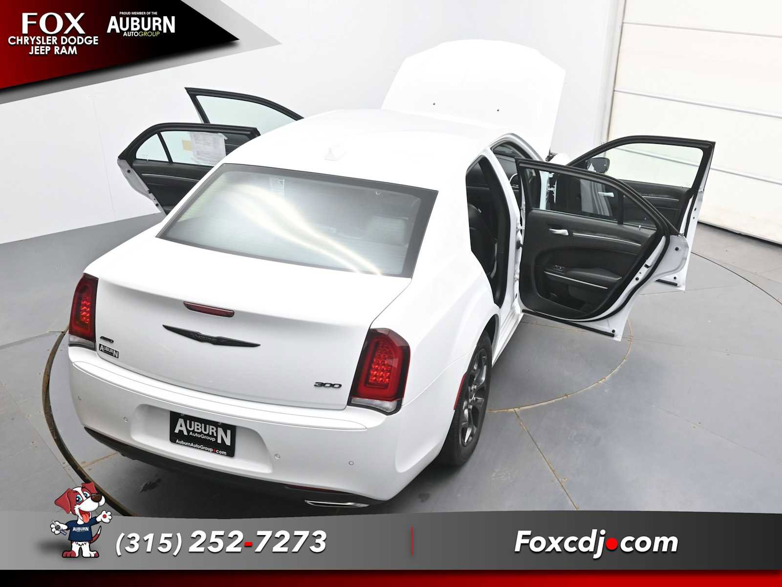 Used 2023 Chrysler 300 Touring L w/ Comfort Group image 37