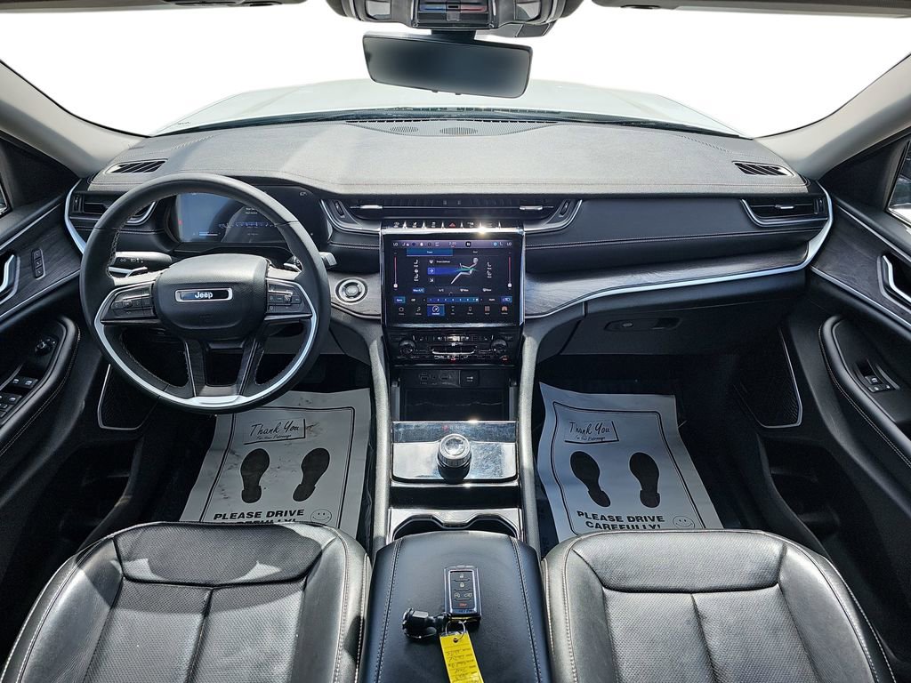 Used 2023 Jeep Grand Cherokee L Limited w/ Luxury Tech Group II image 12