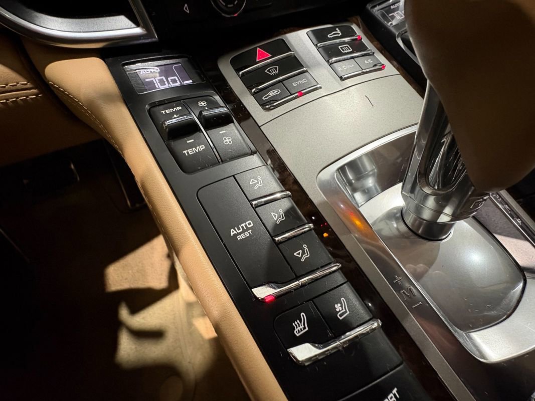 Used 2015 Porsche Panamera GTS w/ Premium Package Plus image 24