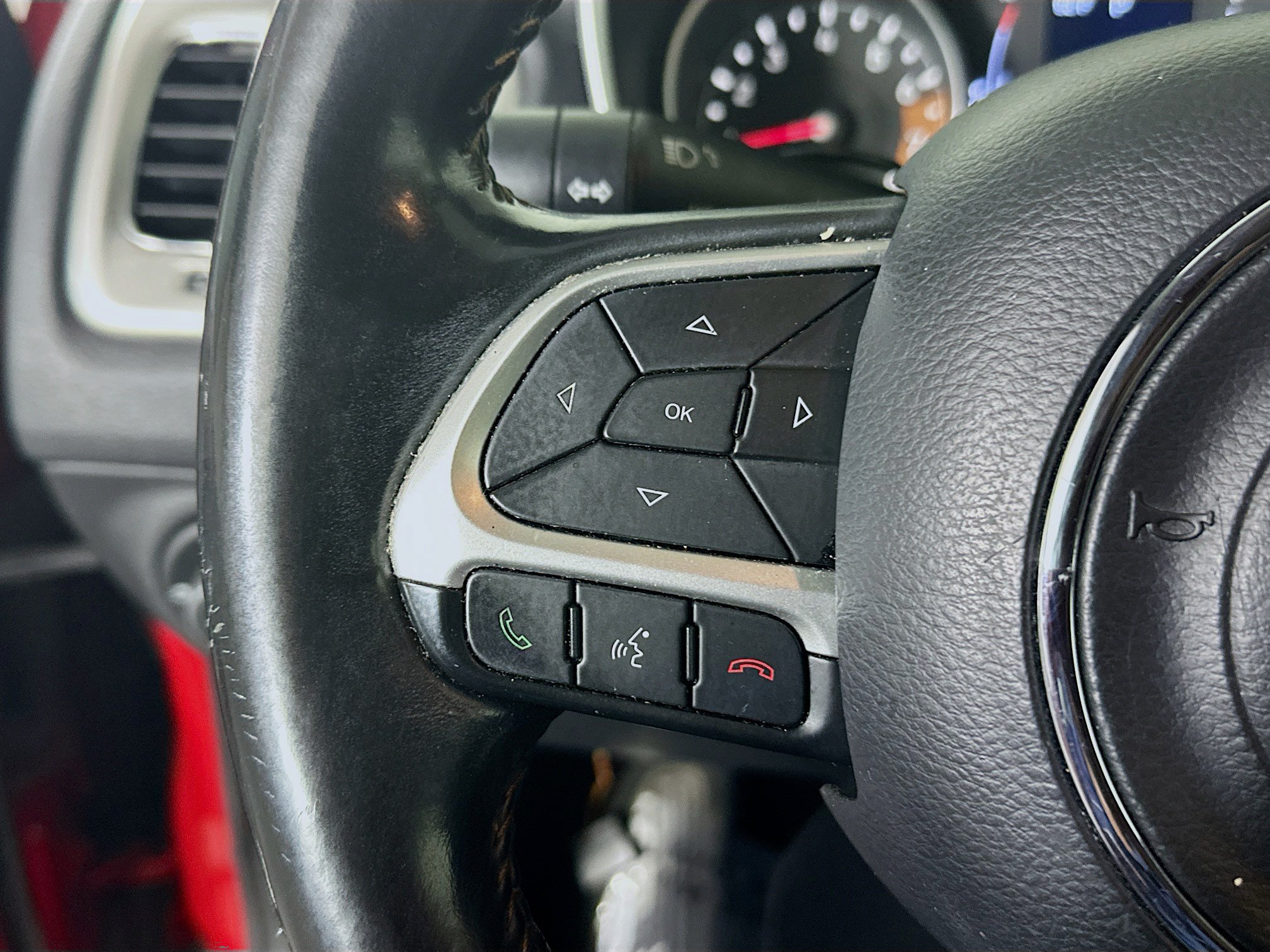 Used 2018 Jeep Compass Latitude FWD image 16