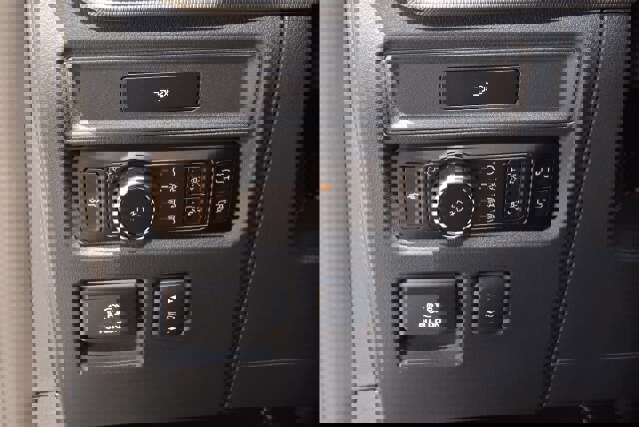 Certified 2026 Ford F150 Lariat w/ Equipment Group 501A Mid image 32