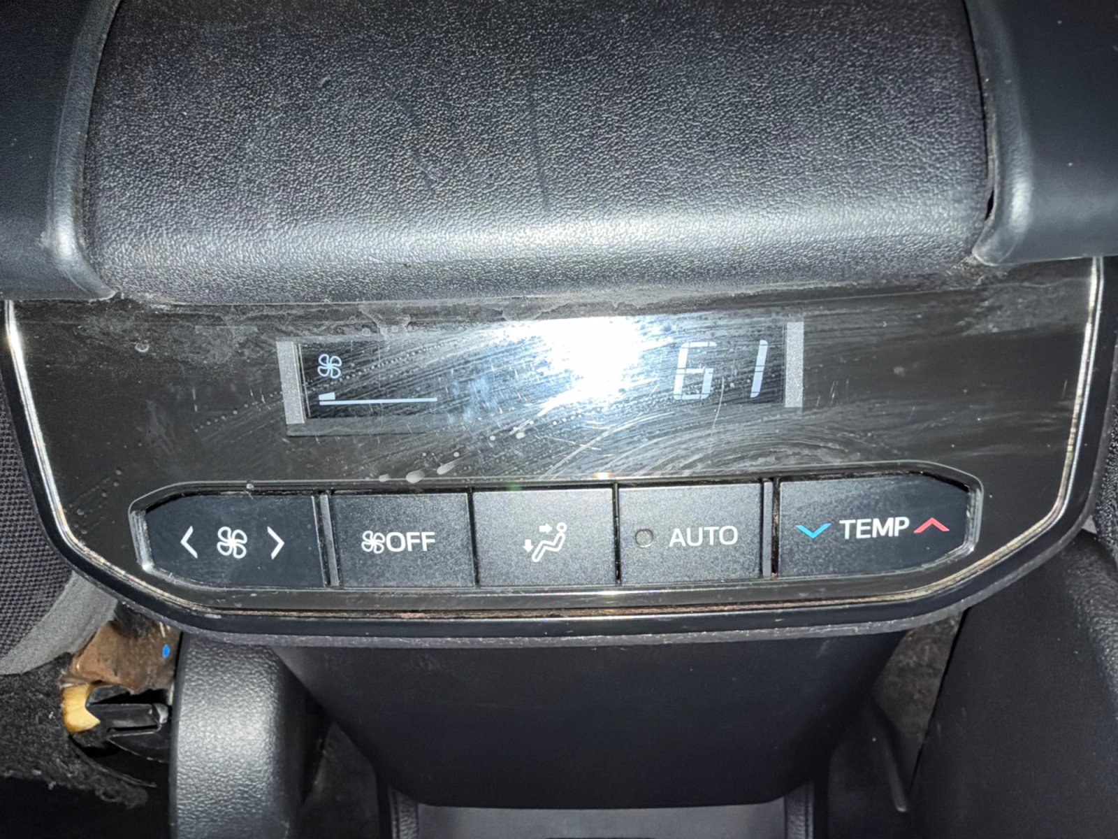 Used 2022 Toyota Highlander LE FWD image 35