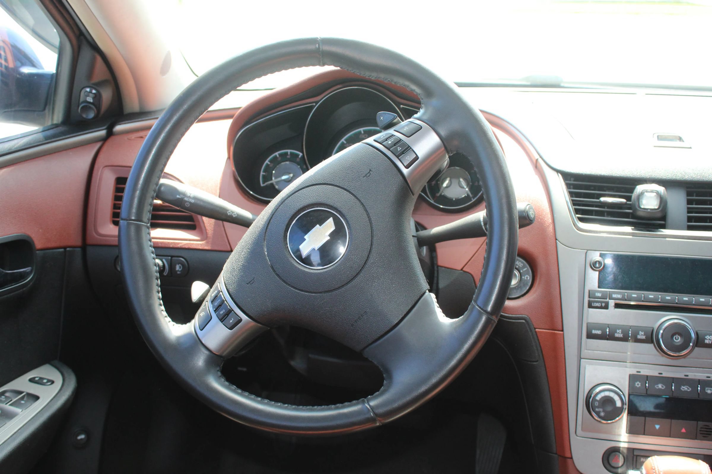 Used 2008 Chevrolet Malibu LTZ FWD image 10