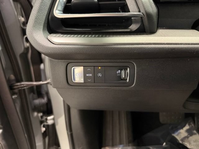 Certified 2026 Chevrolet Traverse LT FWD image 15