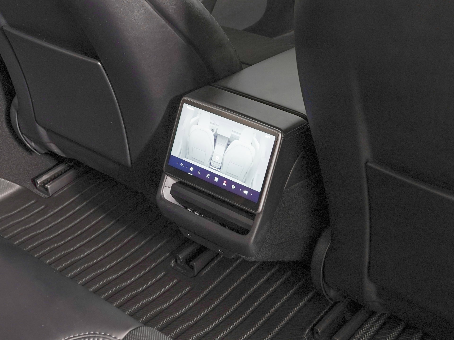 Used 2025 Tesla Model 3 Long Range image 11