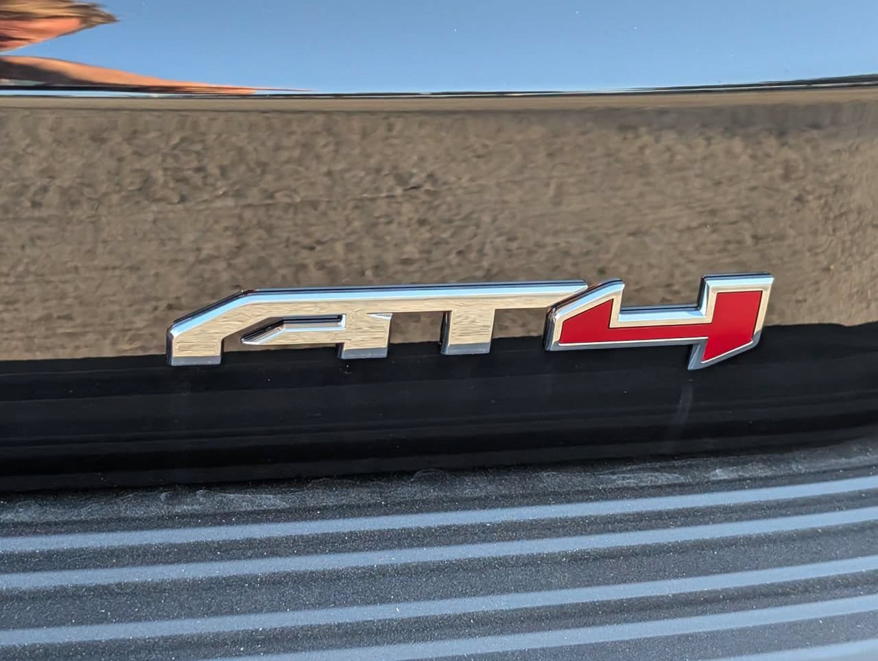 New 2026 GMC Yukon AT4 w/ AT4 Premium Package AWD/4WD image 6