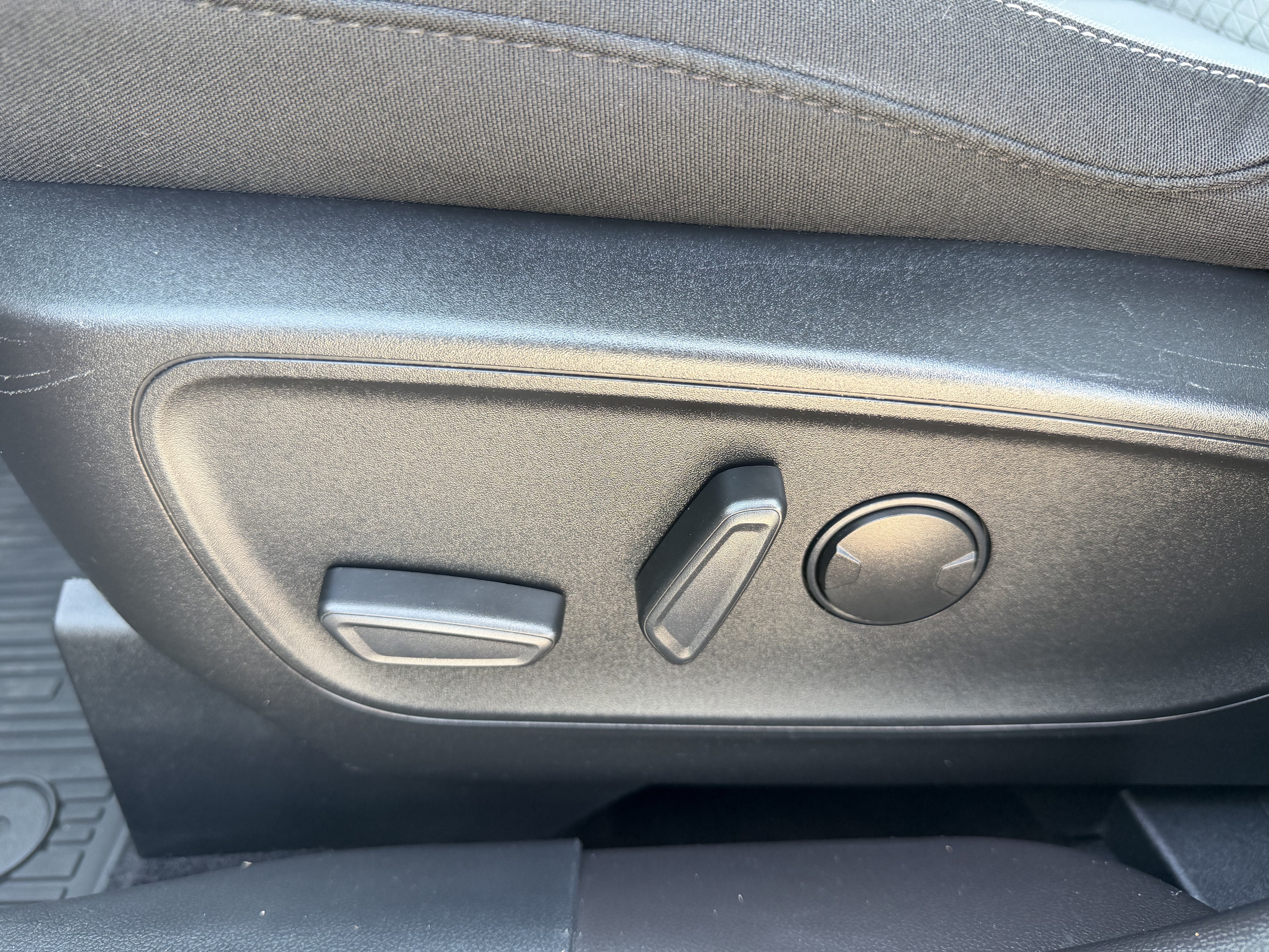 Used 2023 Ford Escape Active AWD/4WD image 10