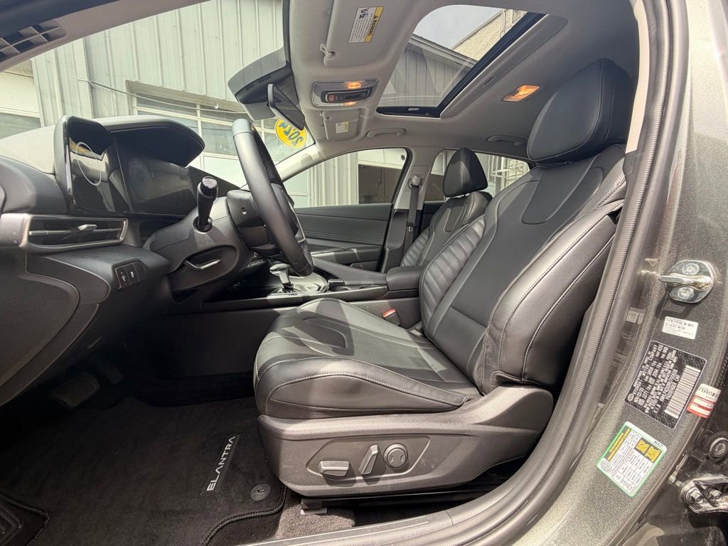 Used 2024 Hyundai Elantra Limited FWD image 10