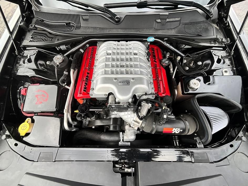 Used 2016 Dodge Challenger SRT Hellcat image 3