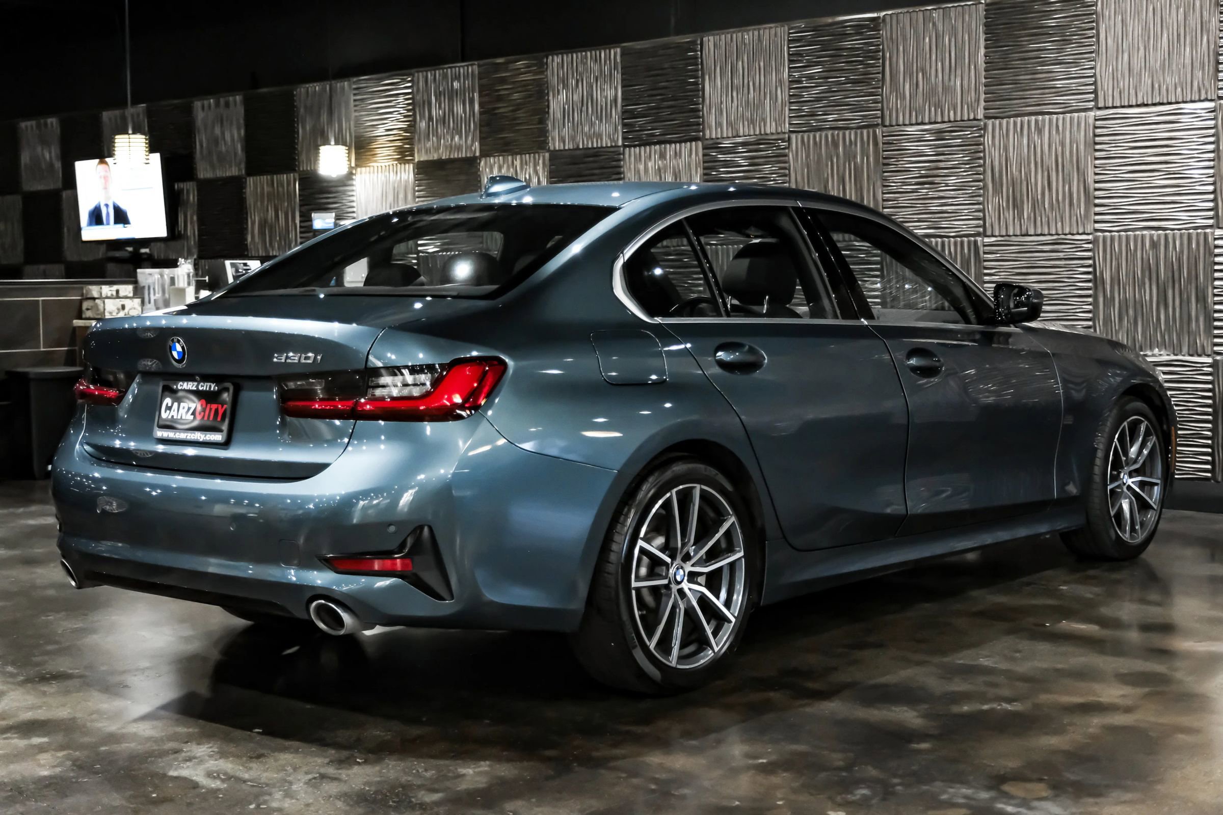 Used 2019 BMW 330i Sedan w/ Convenience Package image 10