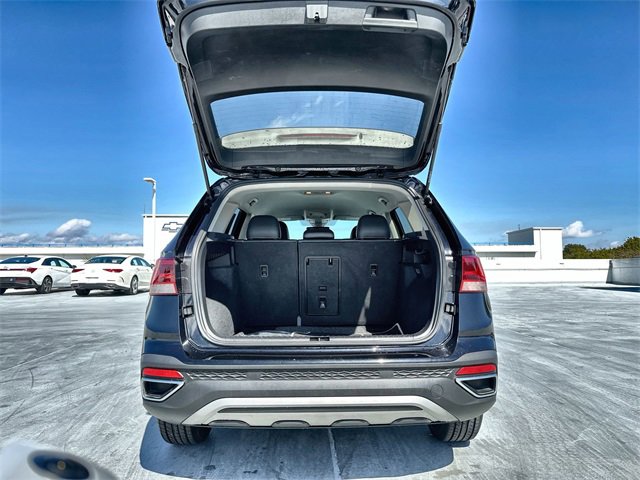 Used 2024 Volkswagen Taos SE image 22