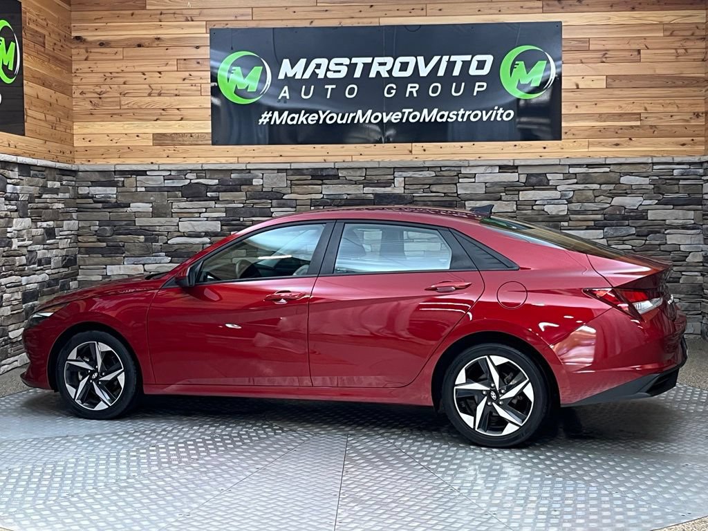 Used 2023 Hyundai Elantra SEL w/ Convenience Package FWD image 12