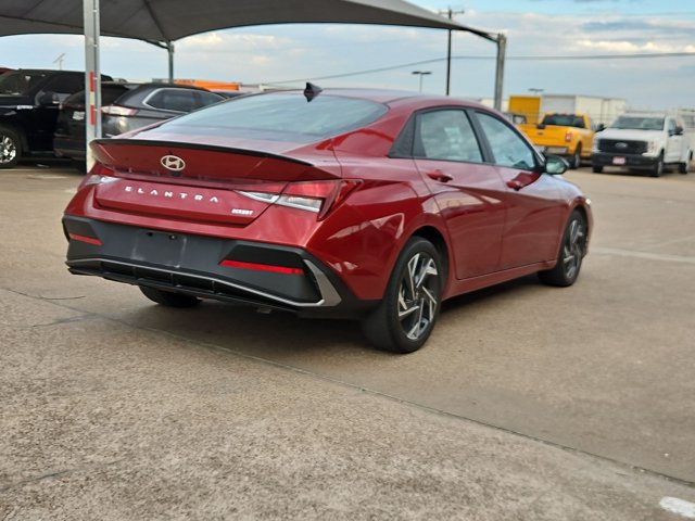 Used 2025 Hyundai Elantra Sport FWD image 5