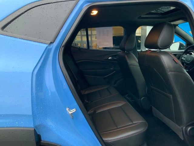Used 2024 Chevrolet Trax RS w/ Sunroof Package image 19