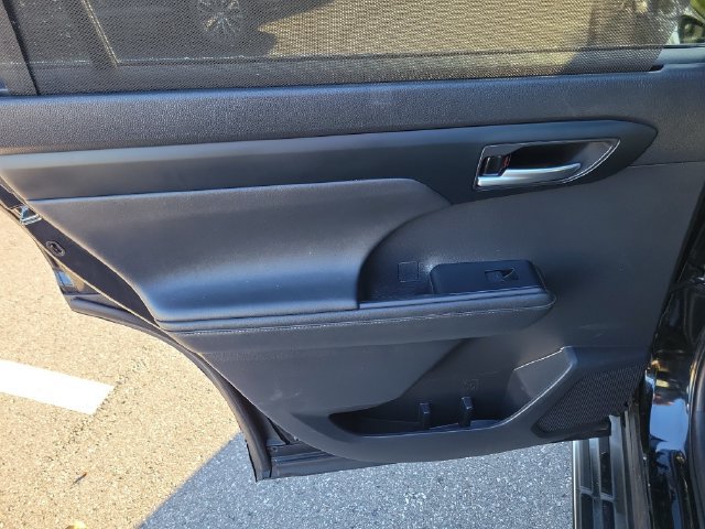 Used 2023 Toyota Highlander XLE FWD image 10