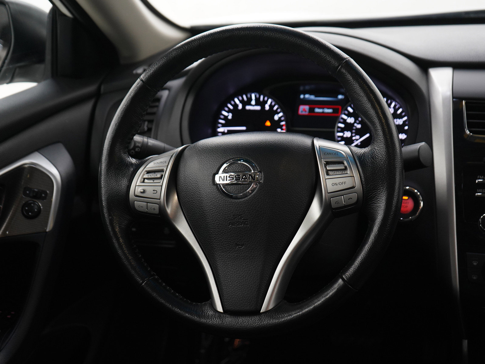 Used 2014 Nissan Altima 2.5 SL w/ Moonroof Package FWD image 14