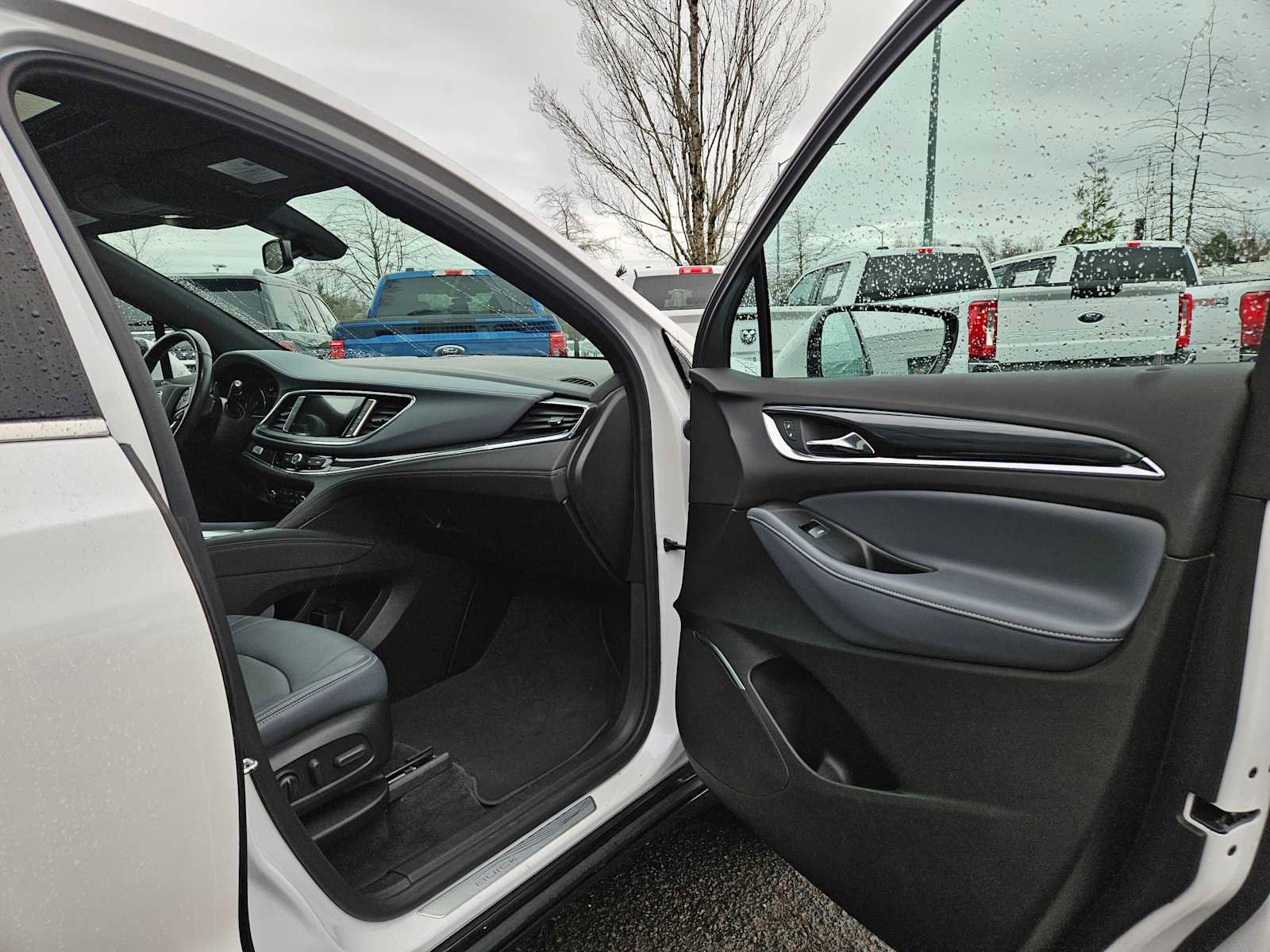 Used 2023 Buick Enclave Essence w/ Experience Buick Package image 10