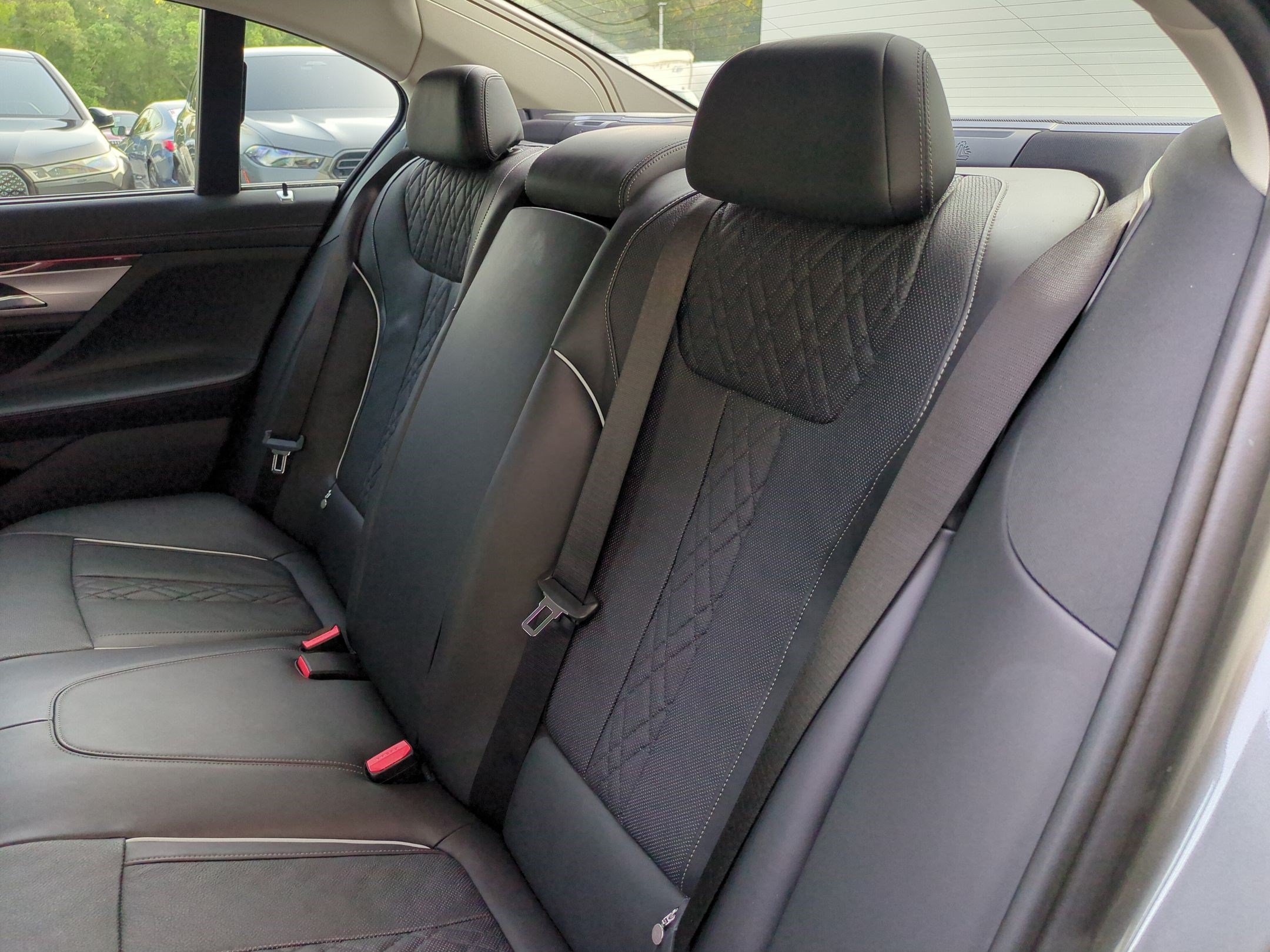 Used 2018 BMW 750i RWD image 31