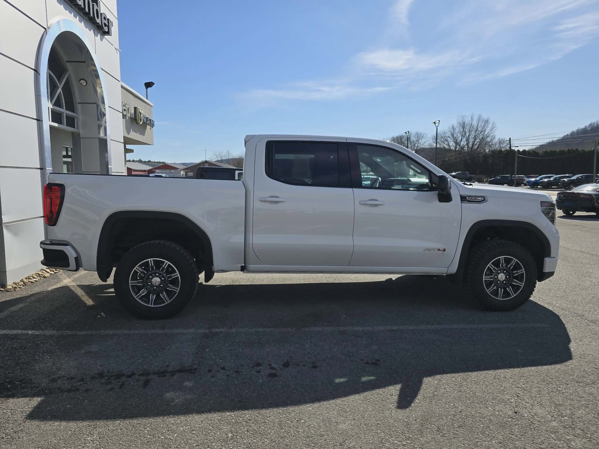 Used 2025 GMC Sierra 1500 AT4 image 2